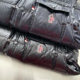 入手困難 モンクレール コピーおすすめ のメンズダウンベスト