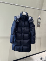 ★超人気 モンクレール 激安通販 の正方形キルティング脱着可能キャップギャバジンミディアムダウンジャケットレディース
