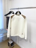 累積売上総額第１位！バーバリー 偽物通販 の2026SS胸のトップに凹凸のあるアルファベット模様のロゴ衛衣
