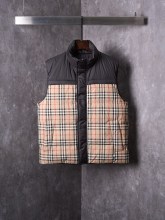 超話題! バーバリー コピー の2026SSェックパッチワーク軍馬刺繍ダブルダウンベスト