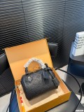 累積売上総額第１位！ルイヴィトン 激安偽物 レディース ピローバッグ コレクション