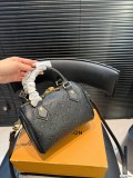 累積売上総額第１位！ルイヴィトン 激安偽物 レディース ピローバッグ コレクション