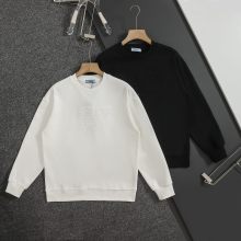日本未入荷 プラダ コピーおすすめ の2026SSクルーネックスウェット2色