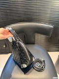 超奇跡の入荷☆  ルイヴィトン スーパーコピーレディースシェルフォルム レザーバッグ
