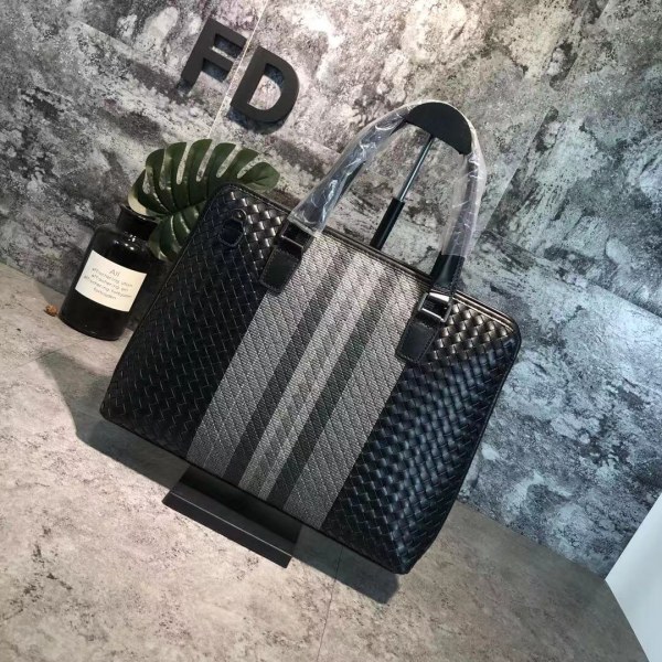 追跡付 ボッテガヴェネタ コピーおすすめ 2026SSメンズ 横型ビジネスバッグ