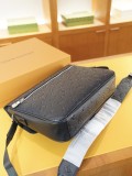 超奇跡の入荷☆ ルイヴィトン 激安偽物 メンズ ショルダーバッグ