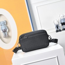 【話題商品！】ボッテガヴェネタ n級品 メンズ  ショルダーバッグ