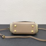 使い勝手良し プラダ n級品 2026SSレディースフード付きファッションバッグ