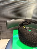 超話題! ボッテガヴェネタ コピーおすすめ 2026SSレディースミルクティーカラー編みミニ餃子バッグ