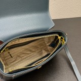 【話題商品！】プラダ 偽物通販 2026SSレディースフード付きファッションバッグ