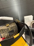 入手困難 フェンディ コピーおすすめ 2026SS レディース ショルダーバック