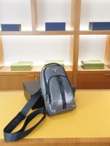 大人気 プラダ スーパーコピー 2026SSメンズ チェストバッグ