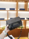 日本未入荷 フェンディ スーパーコピー 2026SSメンズ ショルダーバッグ