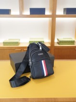 新作 プラダ 激安通販 2026SSメンズ チェストバッグ