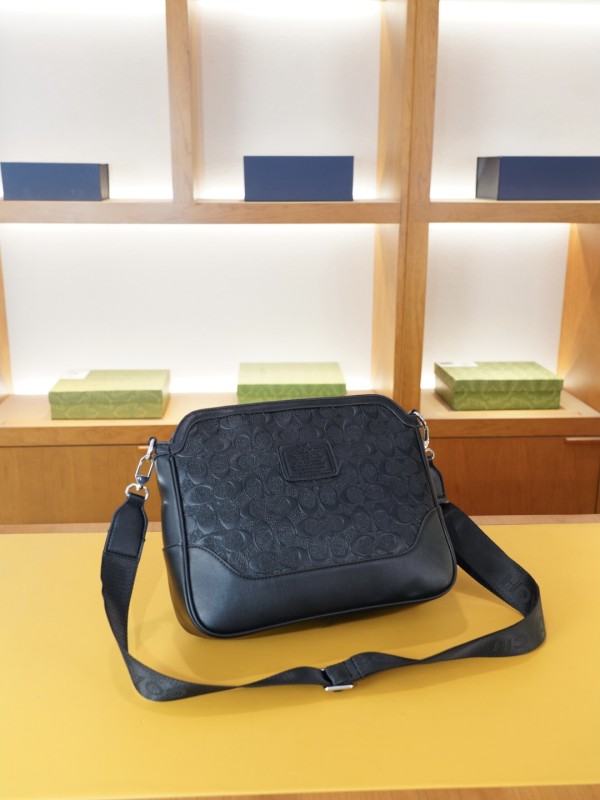 【話題商品！】コーチ コピーおすすめ 2026SS メンズ ショルダーバッグ