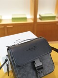 入手困難 コーチ コピーおすすめ 2026SS メンズ ショルダーバッグ
