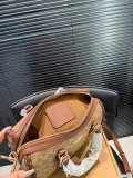 日本未入荷 コーチ 激安偽物 2026SS レディース ピローバッグ
