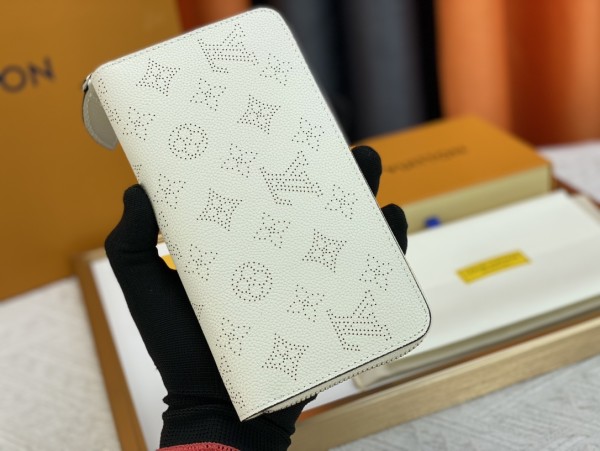 超奇跡の入荷☆ ルイヴィトン コピーおすすめ 2026SS レディース 長財布