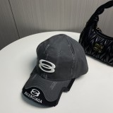 使い勝手良し バレンシアガ 偽物通販 2026SS 新型刺繍ロゴのベースボールキャップ