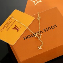 使い勝手良し ルイヴィトン 激安偽物 2026SS LV クローバーのネックレス