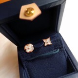 追跡付 ルイヴィトン n級品 2026SS LV 四葉草非対称ピアス
