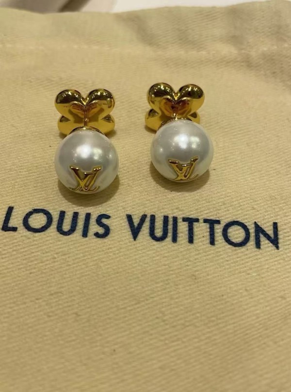 入手困難 ルイヴィトン コピー 2026SS LV イヤリング