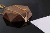 超話題! ルイヴィトン n級品 2026SS LV アルファベットのネックレス