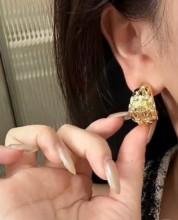 累積売上総額第１位！ シャネル n級品 2026SS の金色の菱格子ピアス