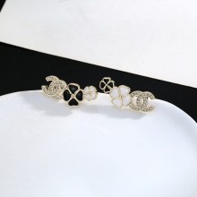 【限定】 シャネル n級品 2026SS の淡いゴールドのイヤリング