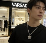 日本未入荷 Versace ヴェルサーチ 激安偽物 2026SS ネックレス