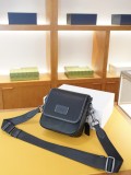 日本未入荷 コーチ 激安偽物 2026SS メンズ ショルダーバッグ