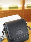 日本未入荷 コーチ 激安偽物 2026SS メンズ ショルダーバッグ