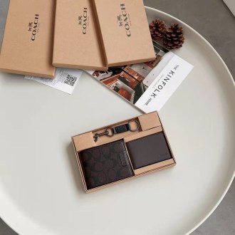 超話題! コーチ n級品 2026SS メンズ 短財布