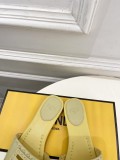 入手困難 フェンディ n級品 2026SS レディース 透かしスリッパ