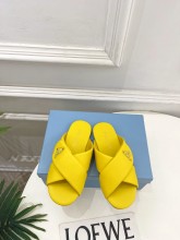 超奇跡の入荷☆ プラダ コピー 2026SS クロスベルト付き平底スリッパ