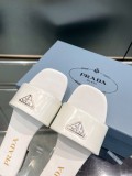大人気 プラダ n級品 2026SS レディース 三角スリッパ