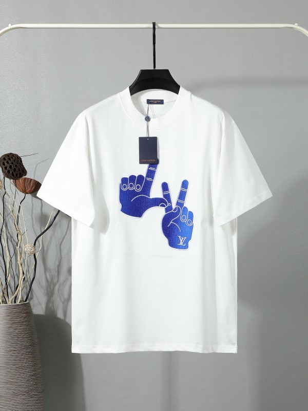 超奇跡の入荷☆ ルイヴィトン コピー 2026SS 半袖Tシャツ
