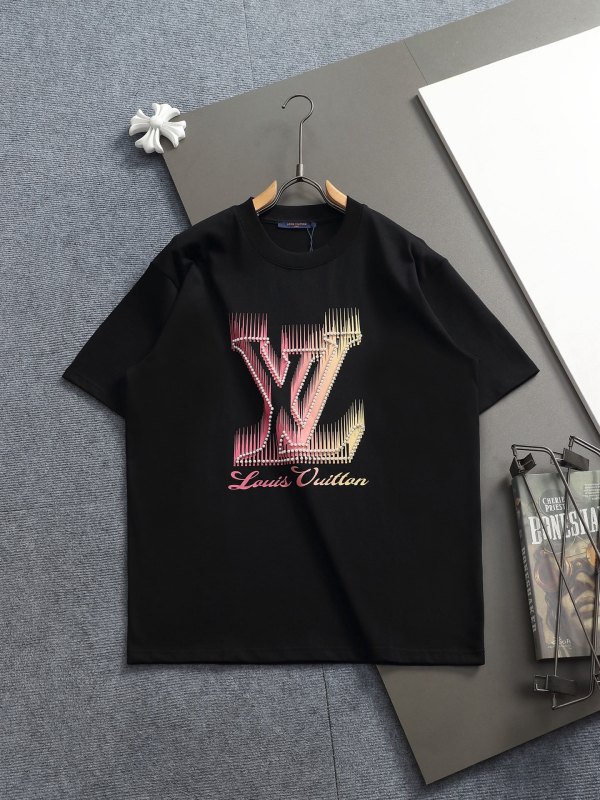使い勝手良し ルイヴィトン 激安偽物 2026SS ロゴプリントビーズ刺繍の半袖Tシャツ