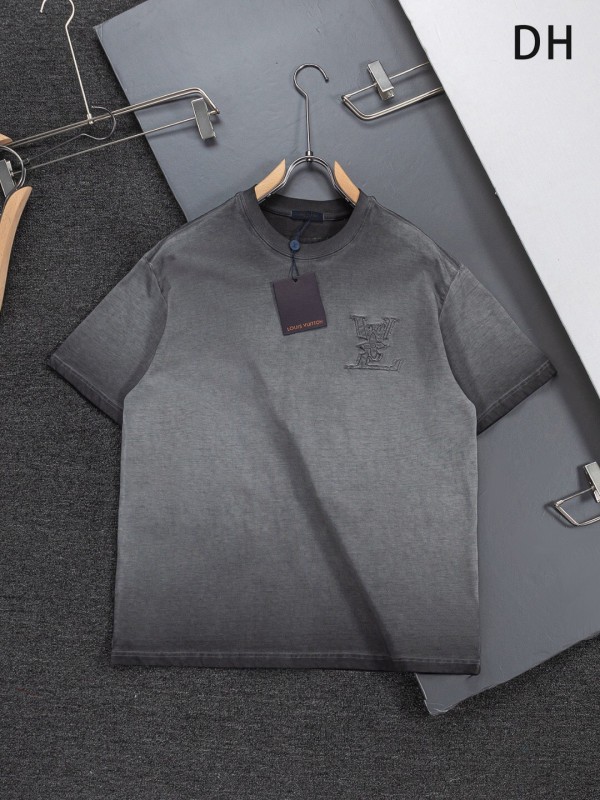 入手困難 ルイヴィトン n級品 2026SS 刺繍水で洗う旧丸首半袖Tシャツ