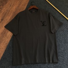 使い勝手良し ルイヴィトン 激安通販 2026SS 刺繍ロゴ刺繍半袖Tシャツ