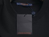 超話題! ルイヴィトン コピー 2026SS立体浮雕プレスロゴの凹凸丸首Tシャツ
