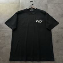 日本未入荷 ルイヴィトン コピー 2026SS 半袖Tシャツの刺繍