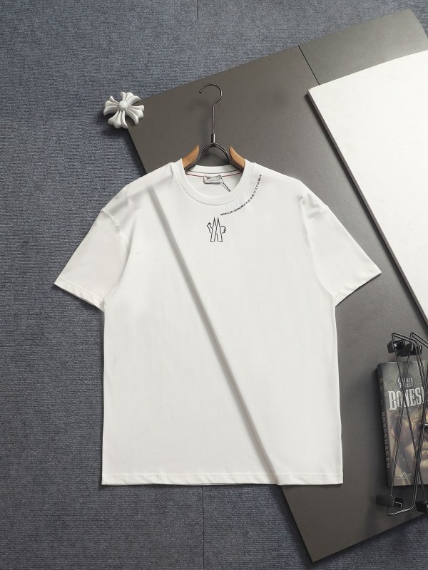 【話題商品！】モンクレール 激安偽物 の2026SS アルファベットロゴ半袖Tシャツ