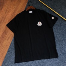大人気 モンクレール 激安偽物 の2026SS 定番プリントロゴ半袖Tシャツ