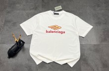 超奇跡の入荷☆ バレンシアガ スーパーコピー の2026SS メンズとレディース半袖Tシャツ