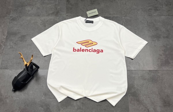 超奇跡の入荷☆ バレンシアガ スーパーコピー の2026SS メンズとレディース半袖Tシャツ