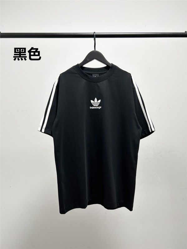 【限定】 バレンシアガ 激安偽物 の2026SS ×アディダス  刺繍ロゴ ロゴプリント ショートスリーブ Tシャツ