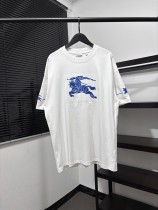 高品質 バーバリー 激安偽物 の2026SS クラシック刺繍ブルー戦馬プリントTシャツ