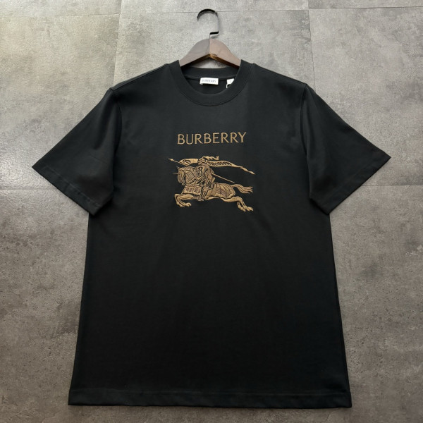 一目惚れ♪ バーバリー コピー の2026SS 軍馬刺繍半袖Tシャツ