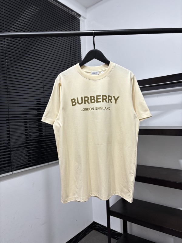 使い勝手良し バーバリー 激安通販 の2026SSアルファベットプリント半袖Tシャツ